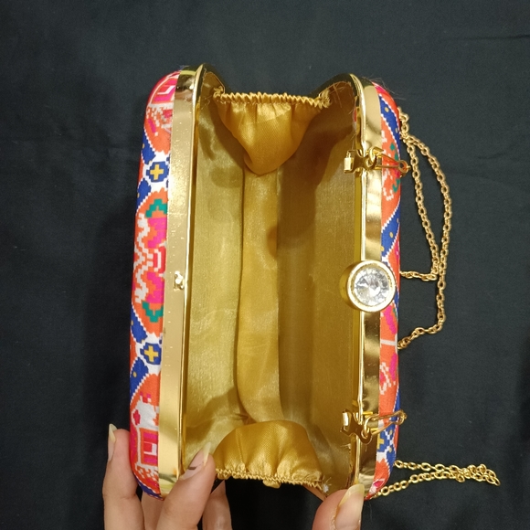 Traditional clutch/sling - Picture 4 of 7